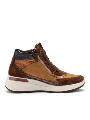 
                  
                    Ara Garda Hightop
                  
                