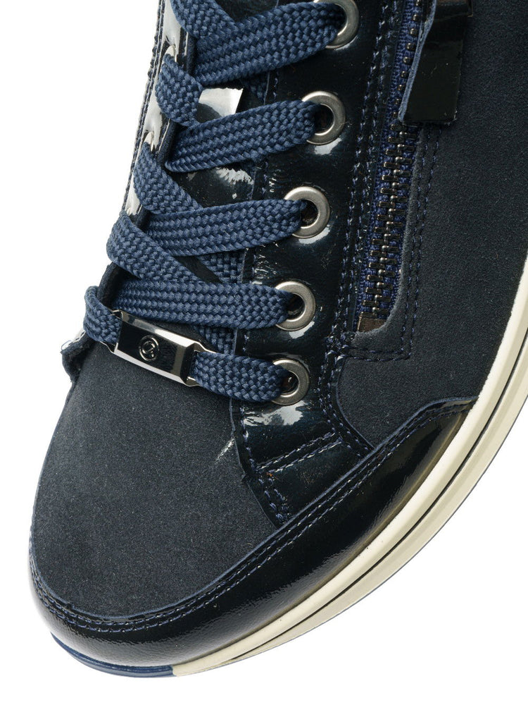 
                  
                    Ara Osaka Navy Trainer
                  
                