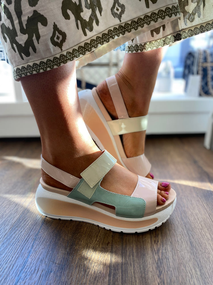 Callaghan Berta Wedge Sandal - Rose