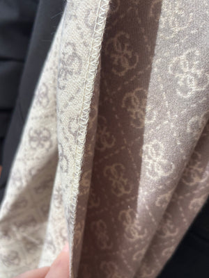 
                  
                    Guess 4G Logo Reversible Grey Scarf
                  
                