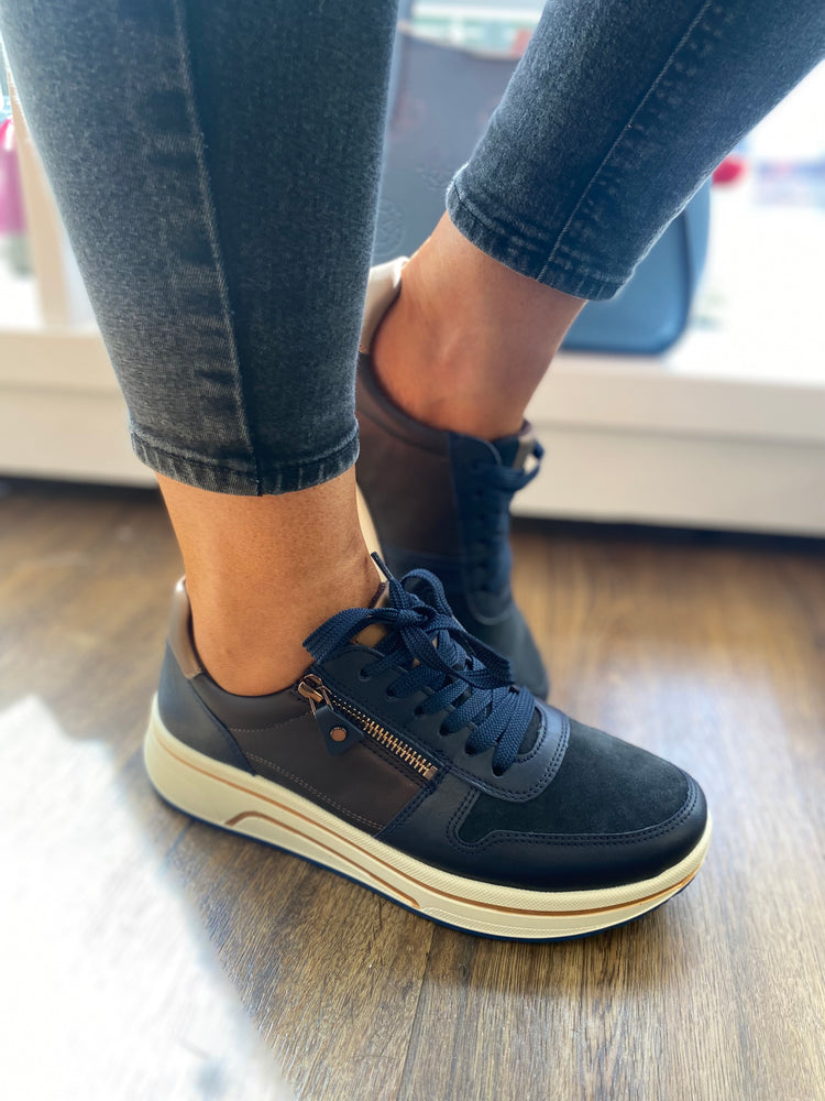 Ara Sappora Navy Trainer