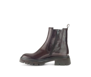 
                  
                    Gabor Brown leather Chelsea boot with a zipper 
                  
                