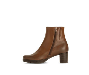 
                  
                    Gabor Brown ankle boot with a zipper and block heel
                  
                