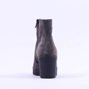 
                  
                    GABOR SUEDE NAVY WEDGE BOOT 34.780.36
                  
                