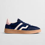 Gant Cuzima Velvet Navy sneaker with pink heel and white logo on a gum sole